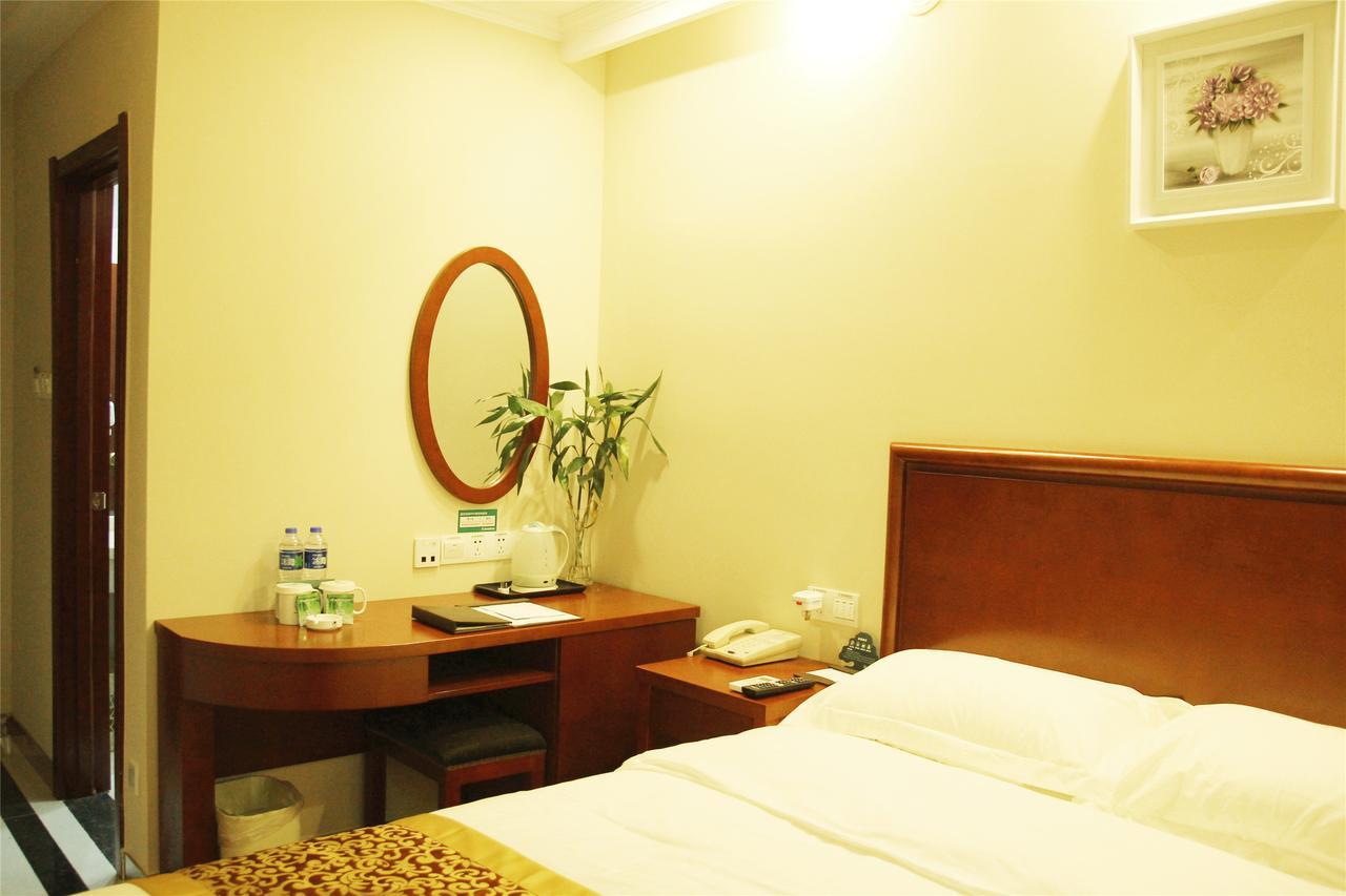 Greentree Inn Jiangsu Taizhou Taixing East Guoqing Road Rt-Mart Business Hotel 外观 照片